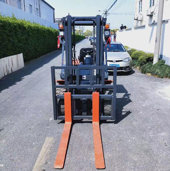 蘭州市二手叉車個(gè)人轉(zhuǎn)讓 3噸二手叉車 3.5噸二手叉車